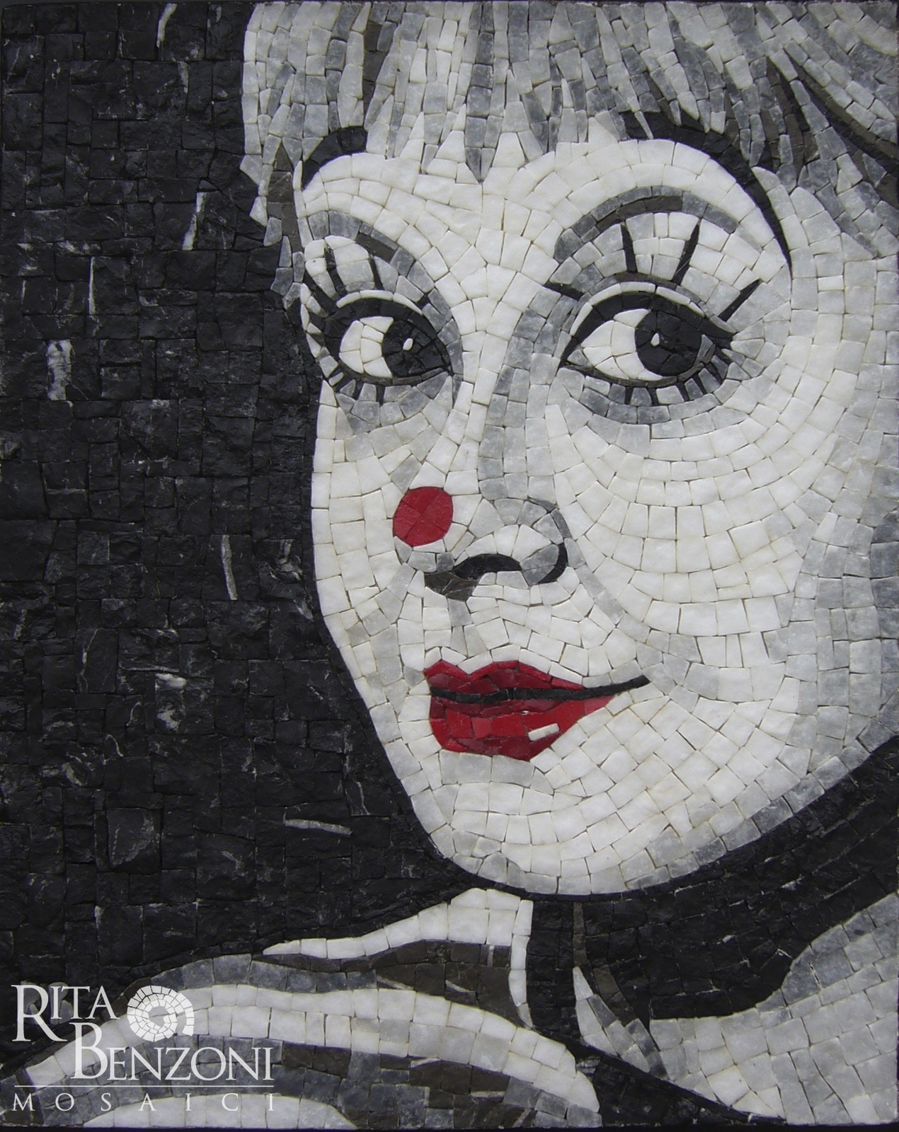 Giulietta Masina- Gelsomina -Mosaico realizzato con tessere in marmo - Rita Benzoni Mosaicista